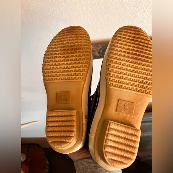 Tamarack Woman’s Rachel Plaid Duck Winter Shoes - Picture 5 of 5